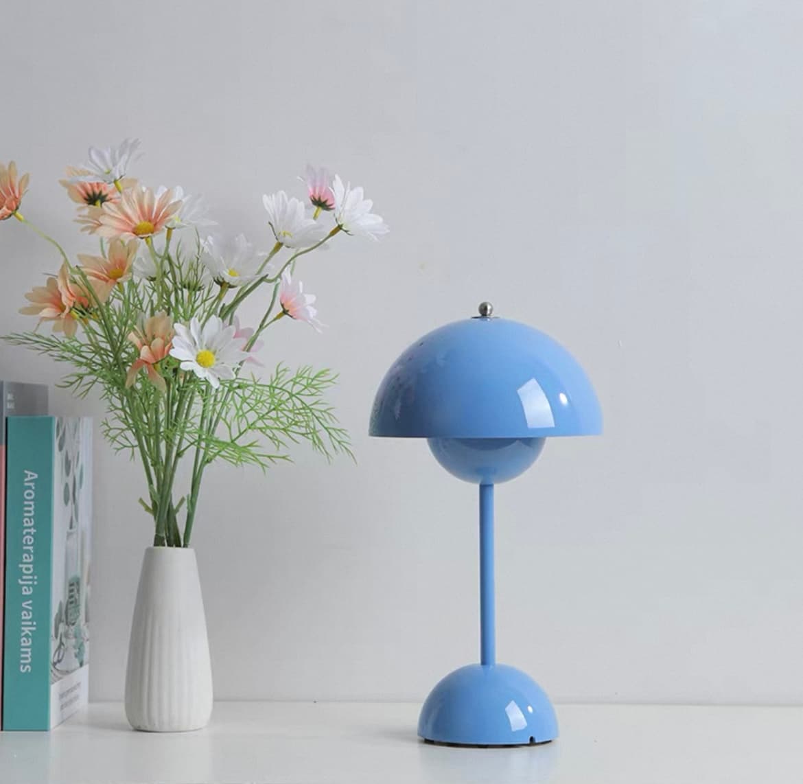 Настольная лампа Verpan Flowerpot от Lampastore 